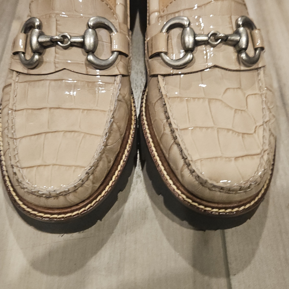 G.H. Bass & Co. Women's Cream Loafers - Picture 3 of 4